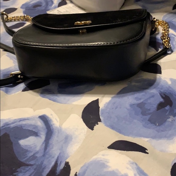 Authentic Michael Kors Crossbody - Picture 2 of 4